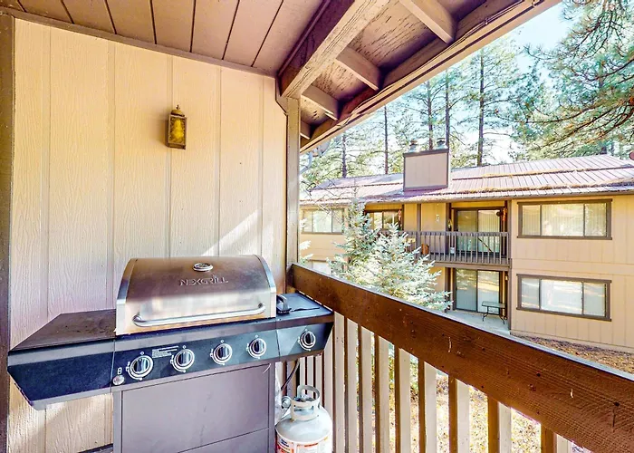 Forest-view Gem In Pinetop-lakeside: Hike & Golf!