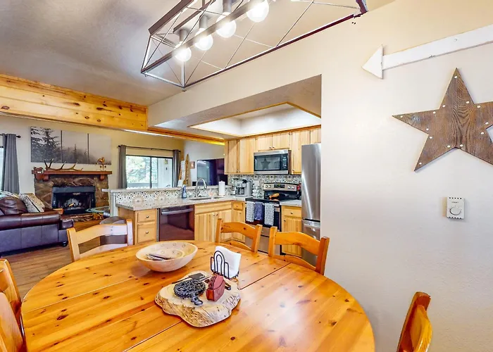 Forest-view Gem In Pinetop-lakeside: Hike & Golf!